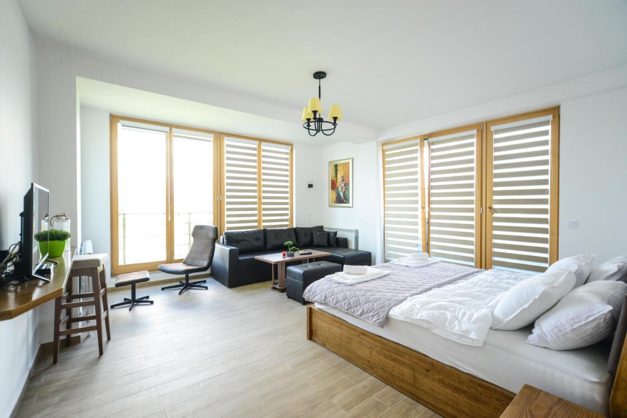 ברובו Papa Apartments מראה חיצוני תמונה