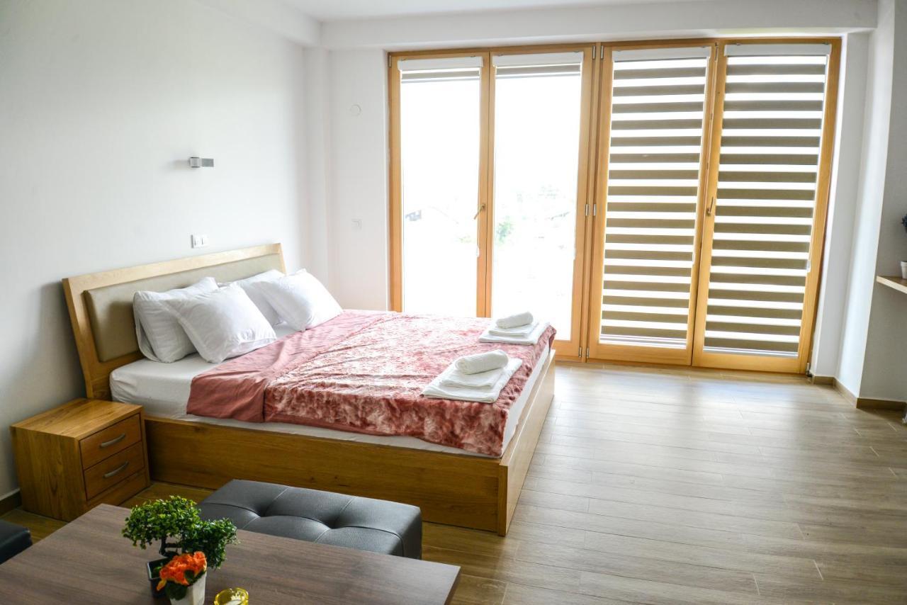 ברובו Papa Apartments מראה חיצוני תמונה